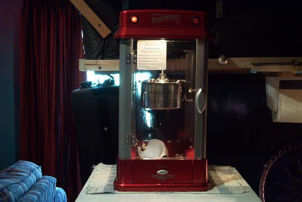 popcorn machine.JPG